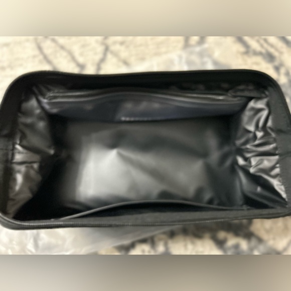BEIS- Dopp Kit in Black - Picture 5 of 5